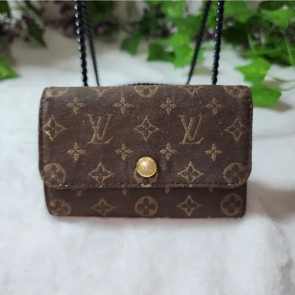 Authentic Louis Vuitton Mini Porte Feuille Keyring - Picture 2 of 13